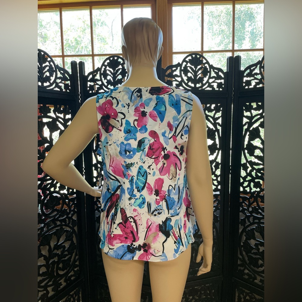 Floral Blouse Tank - Picture 4 of 9